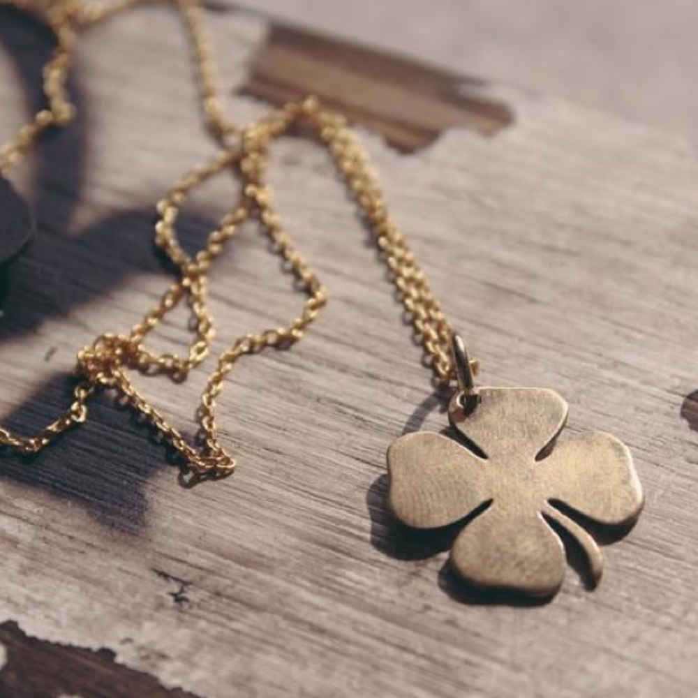 Gold 4 leaf clover necklace - Picture 5 of 6